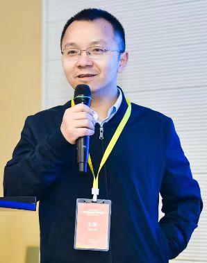 威尼斯432888cam创新论坛第一千三百九十讲：Floquet engineering symmetry-breaking and topological states under light irradiation