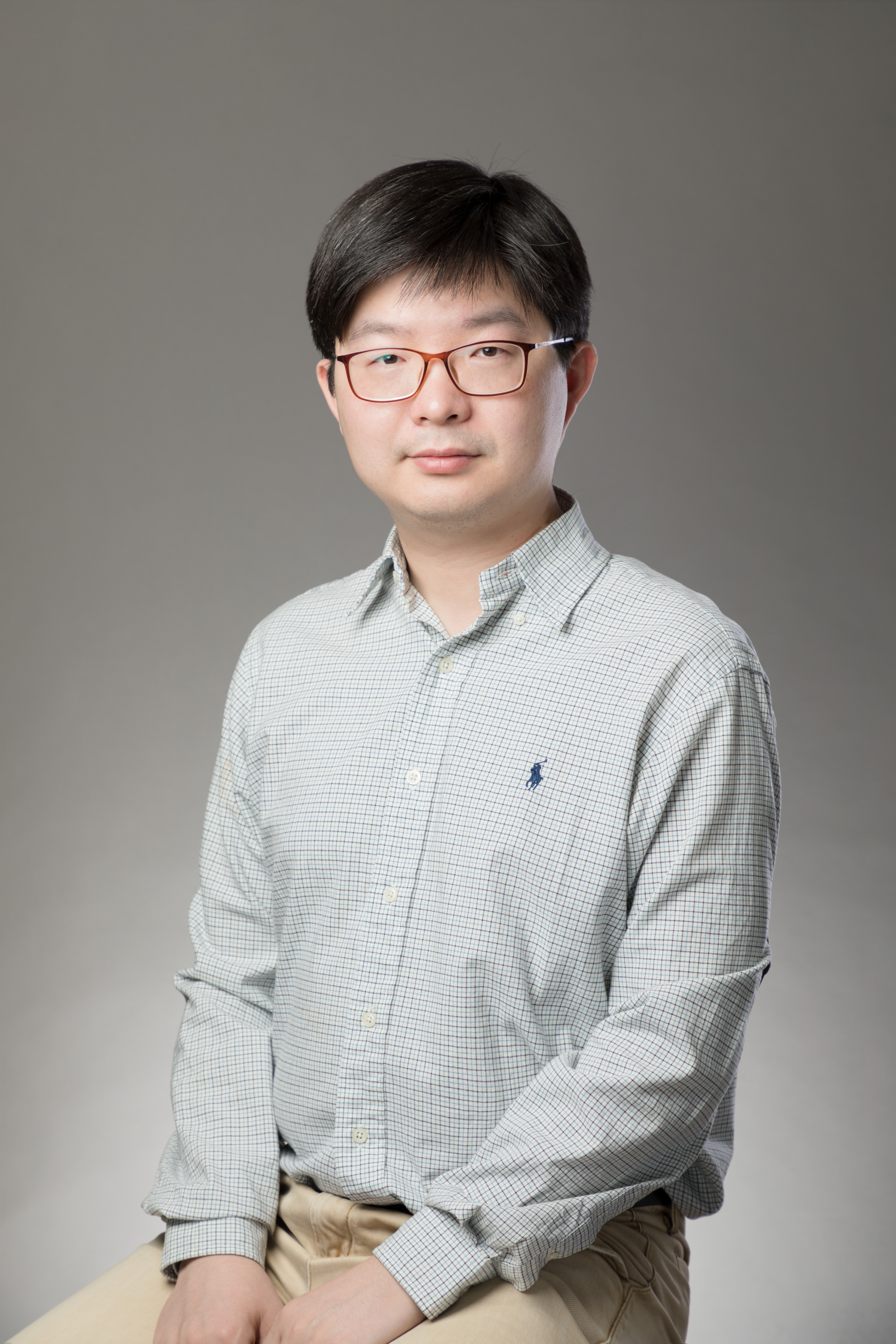 威尼斯432888cam创新论坛第一千六百五十三讲：On the Painleve II hierarchy and  their applications